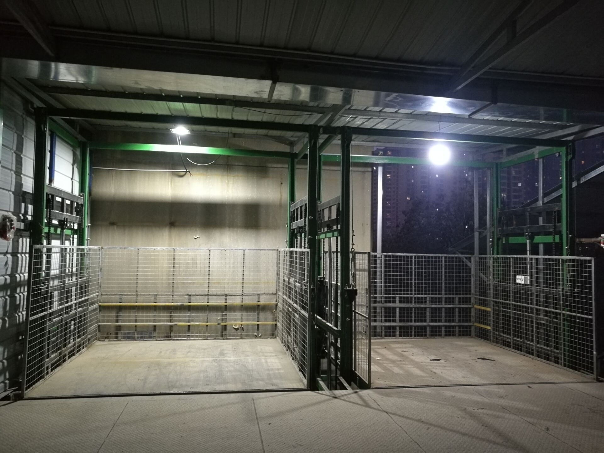 導軌式升降(jiang)機